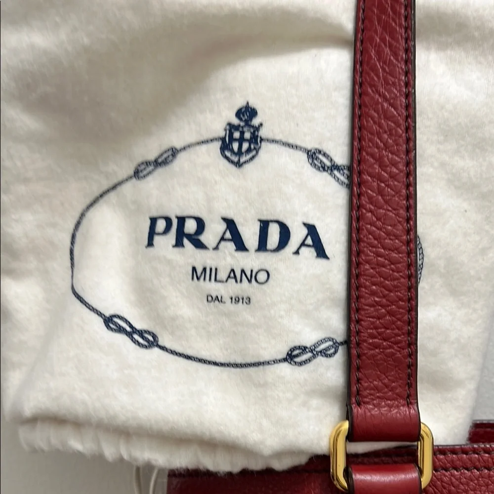 Prada Red pebble Leather Women's Bag with authentic dust bag - Picture 5 of 12